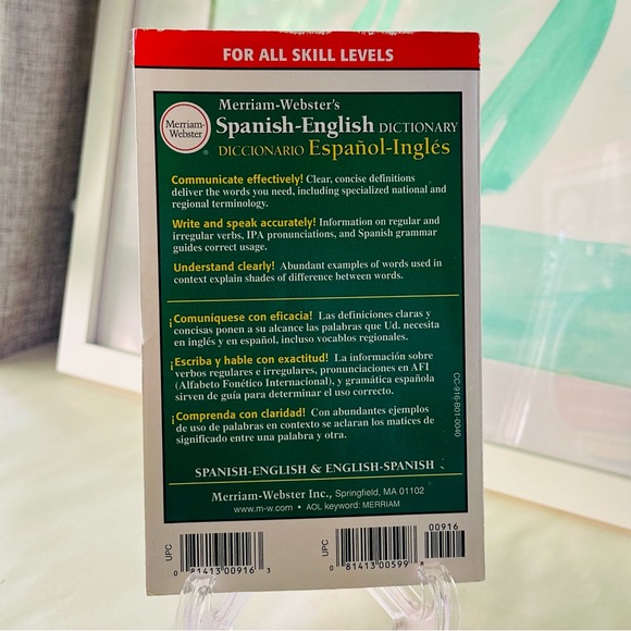 Merriam-Webster’s Spanish-English Dictionary Paperback - Picture 2 of 2